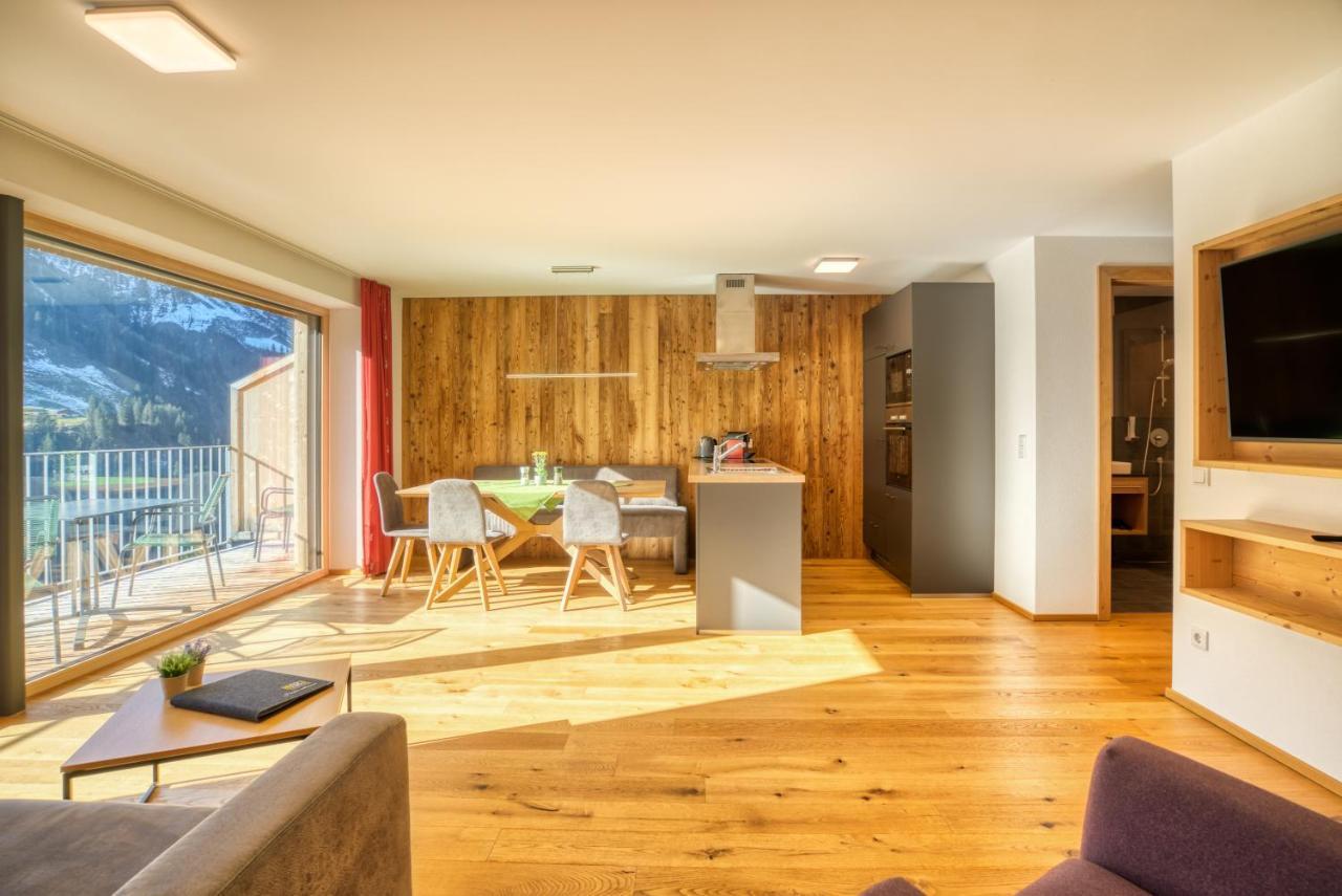 Hus23 With Wellness Apartman Schröcken Kültér fotó